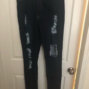 BRAND NEW NEVER WORN BEFORE JEANS